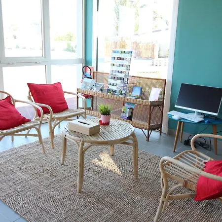 Mobil-home Jullouville, 4 Pieces, 6 Personnes - Fr-1-361a-60 *